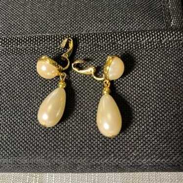Vintage Richelieu Faux Pearl And Gold Drop Clip O… - image 1