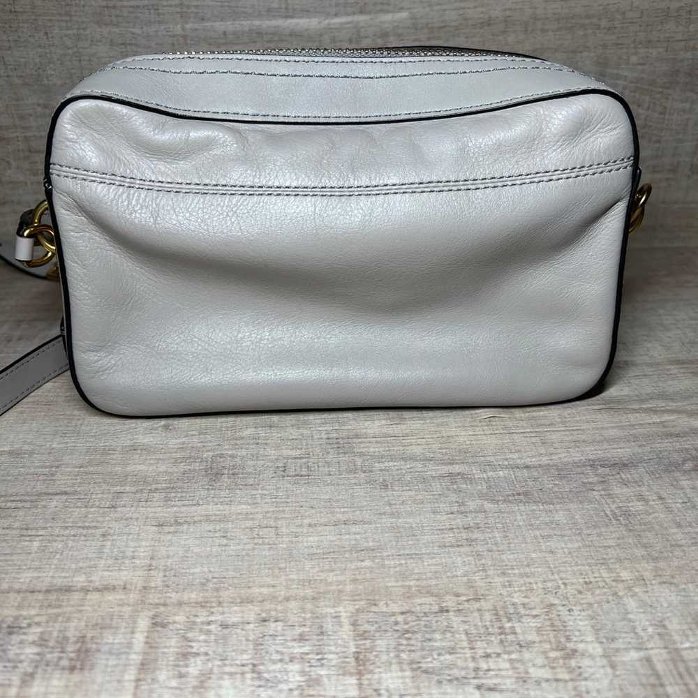 Cole Haan Small Gray Leather Crossbody Bag EUC Ca… - image 4