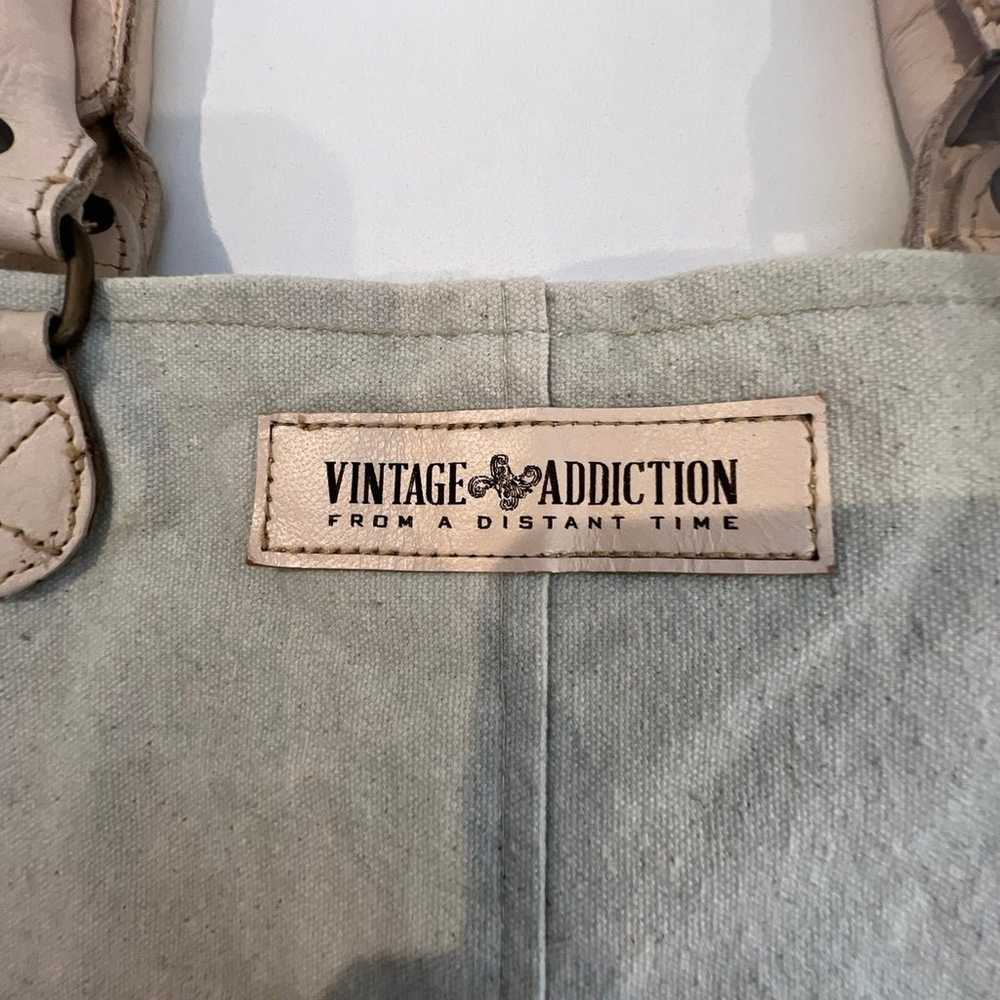 Vintage Addiction From A Distance Time Tote - image 5