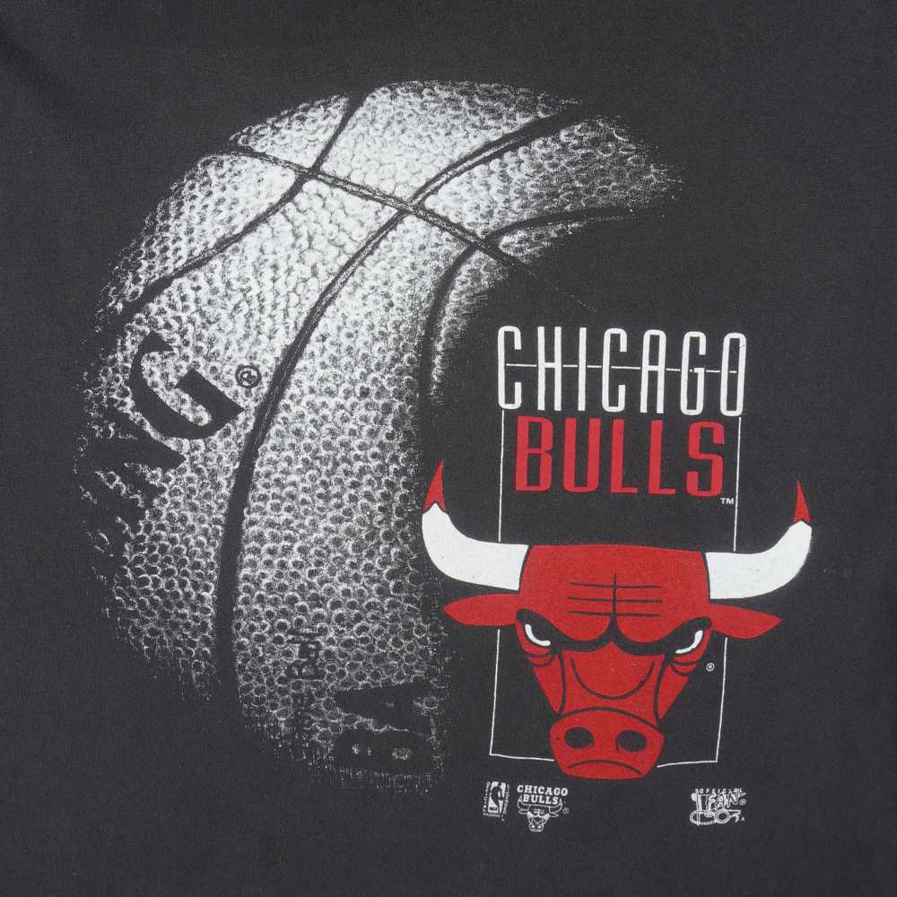 NBA (Official Fan) - Chicago Bulls Big Logo T-Shi… - image 3