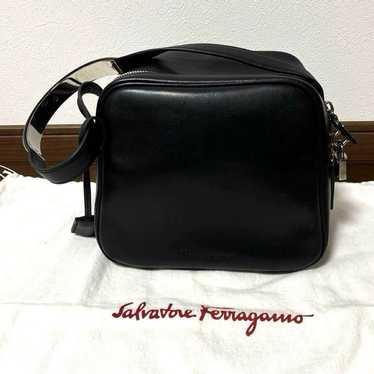 ☆ Used Salvatore Ferragamo Bag - Trapezoid Shape … - image 1