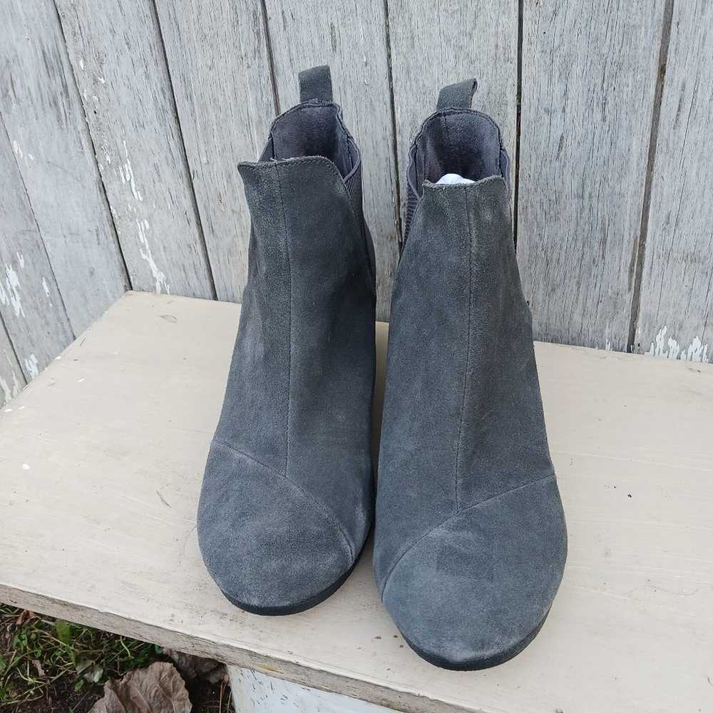 TOMS Kelsey Wedge  Grey Suede Bootie Ankle Boot W… - image 8