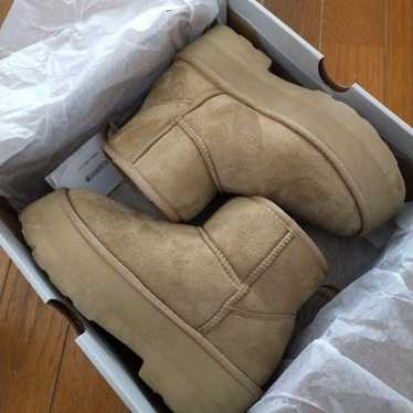 ABC purchase boa boots, most popular color! BEIGE… - image 1