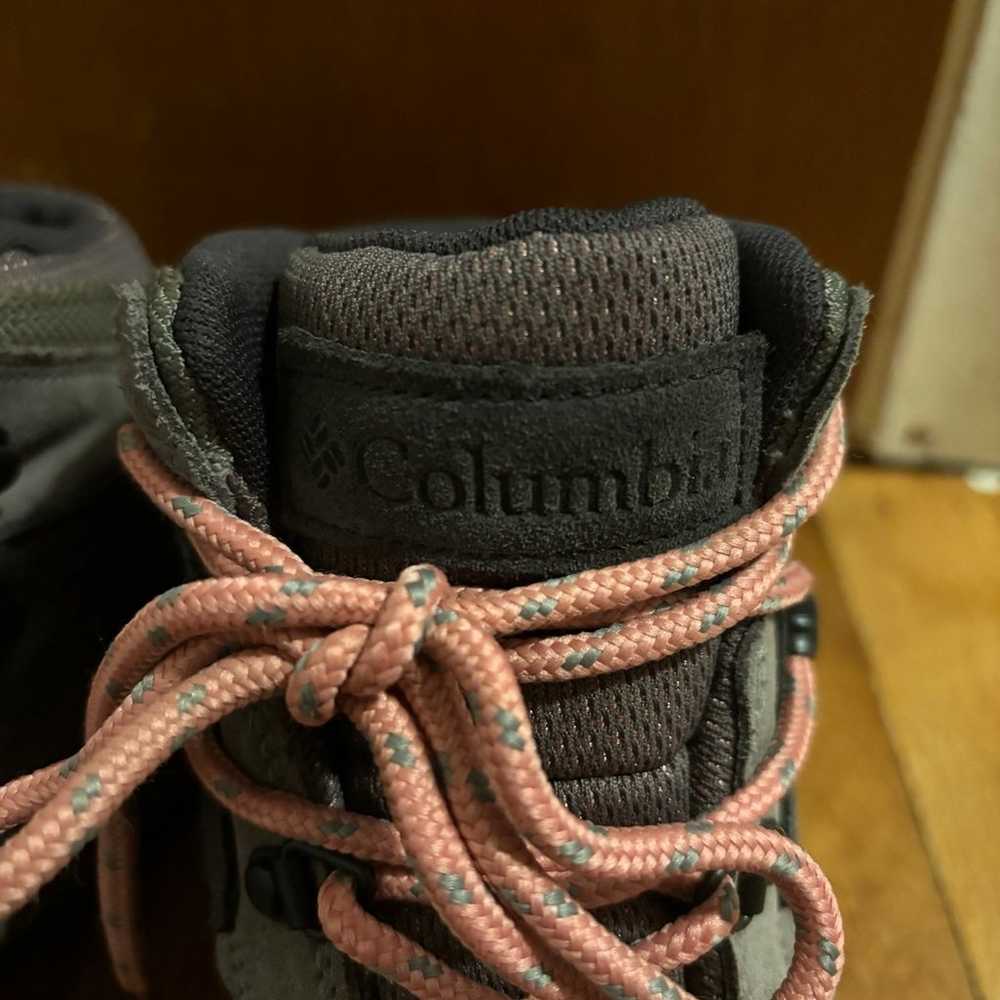 Columbia newton ridge plus hiking boots - image 4