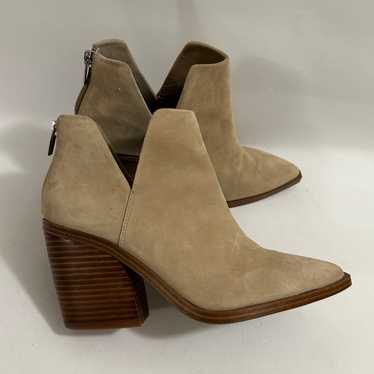 Vince Camuto booties size 9