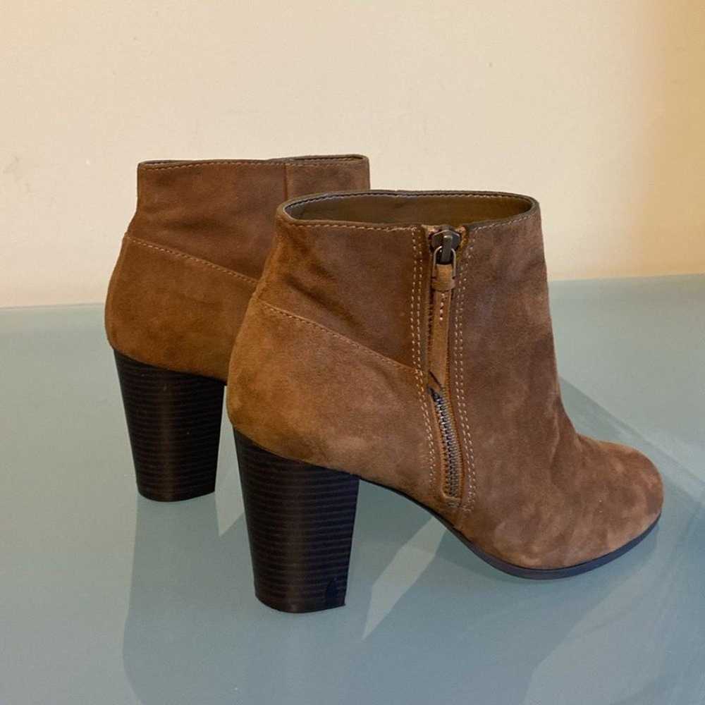 Like NEW Cole Haan Brown SUEDE Ankle Boots Wester… - image 6