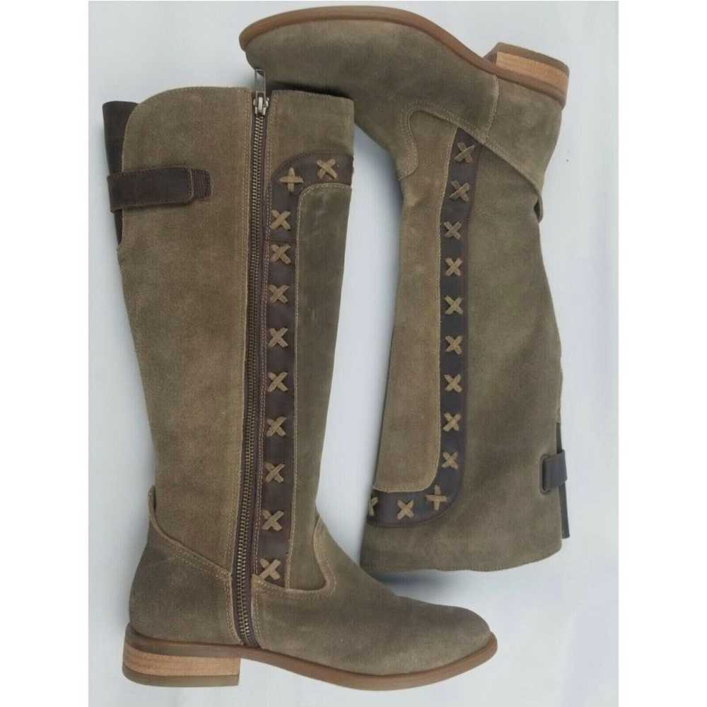 Born albi boots size 6.5 - image 1