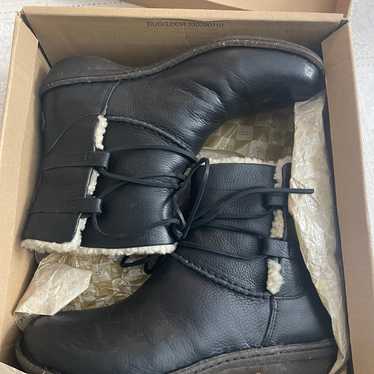 Boots UGG size 11