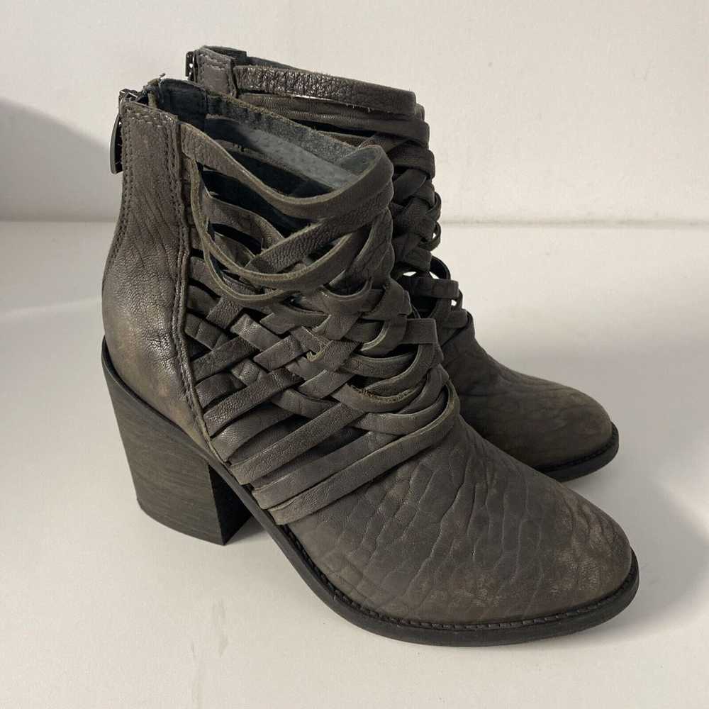 FREE PEOPLE Carrera Ankle Boot Gray Distressed Le… - image 3