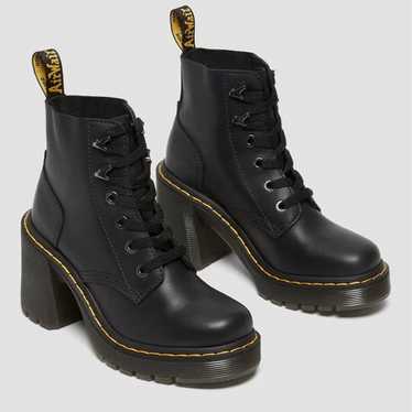 Dr. Martens JESY 6 Tie Boots