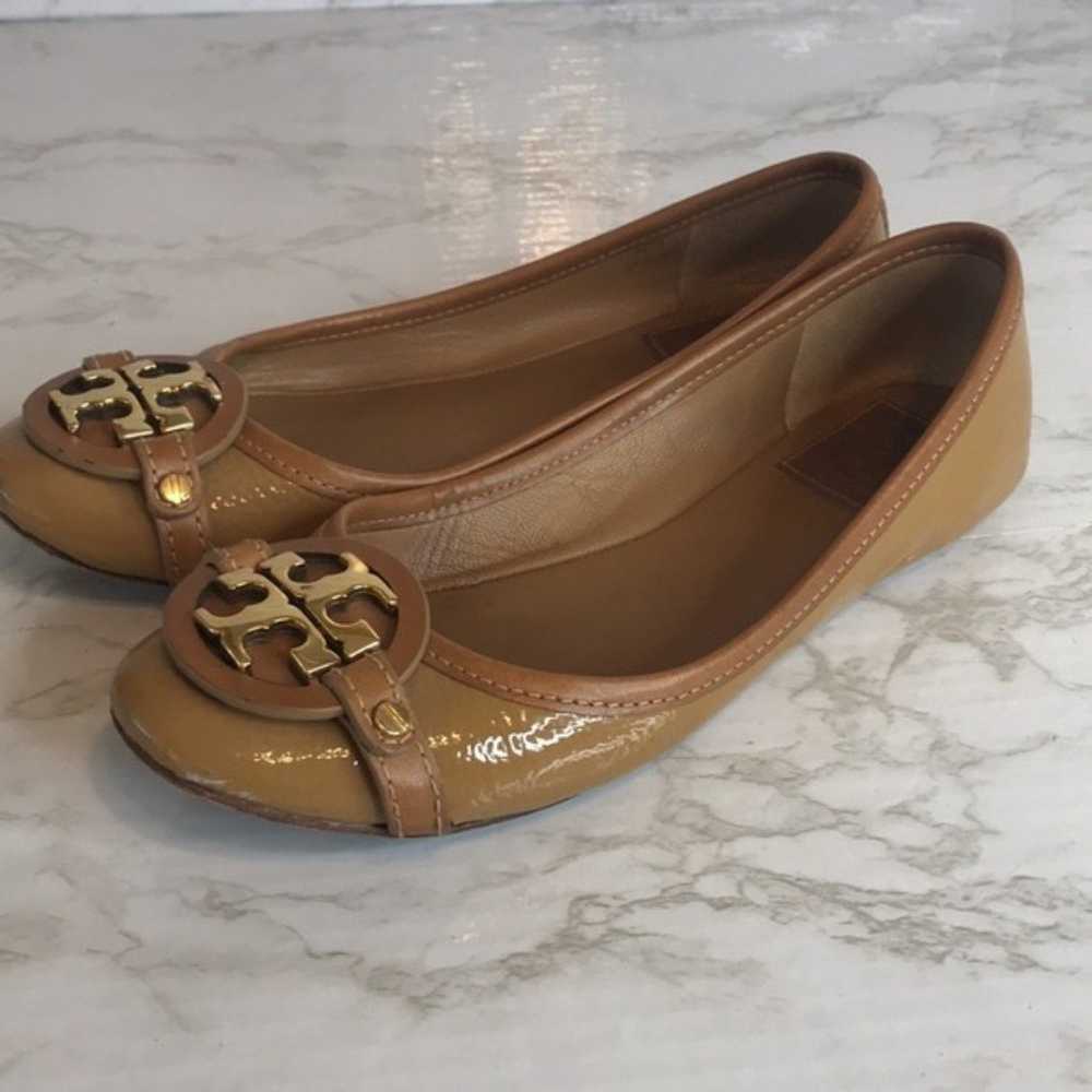 Tory Burch Aaden Patent Logo Ballerina size 6.5 m… - image 2