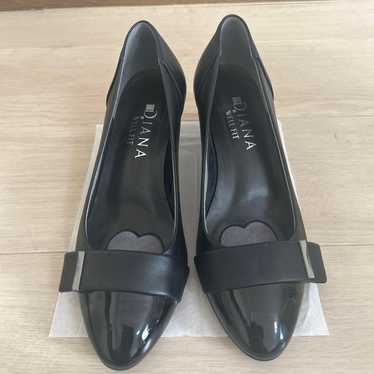 DIANA Black Pumps with Strap, 5cm Heel