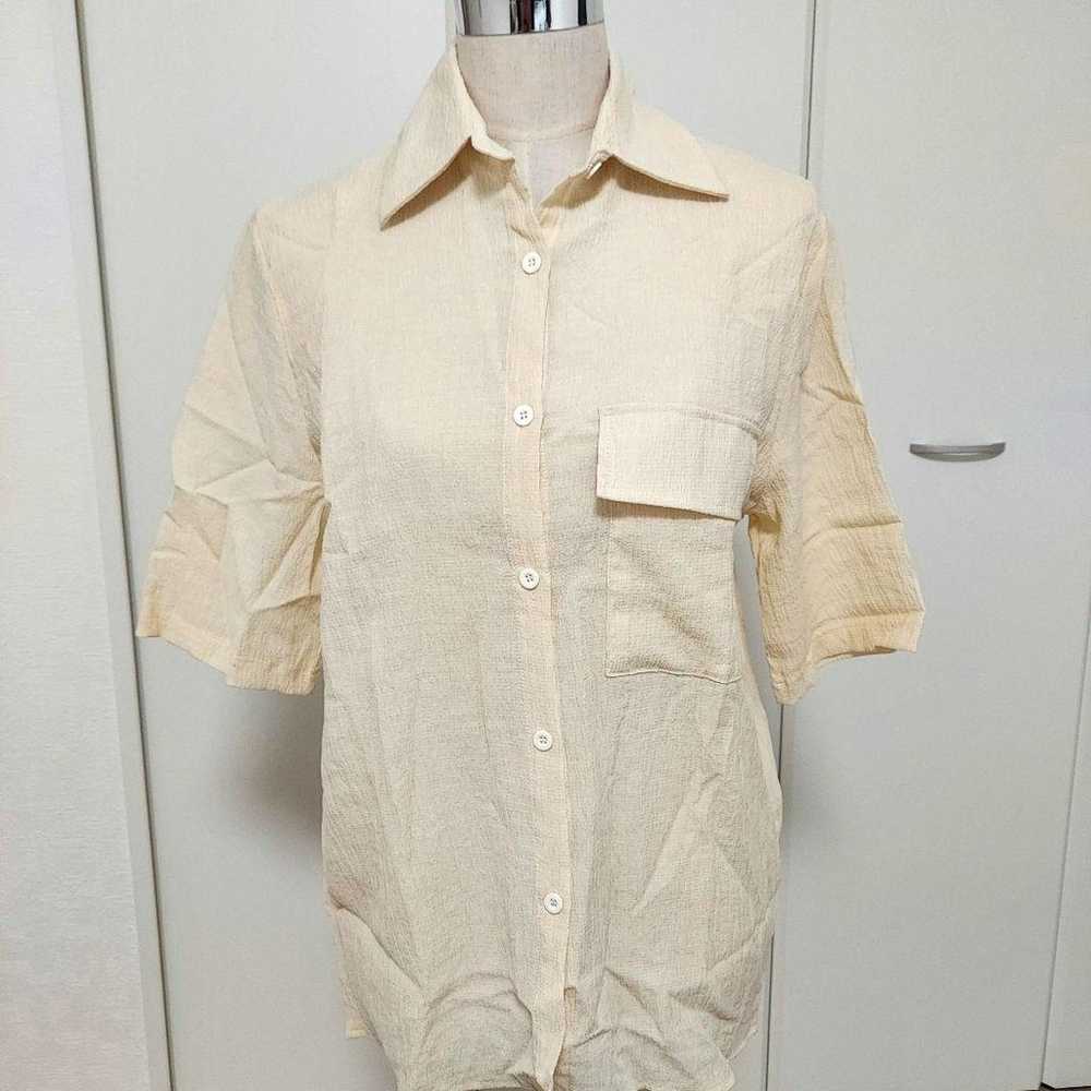 AKMK Short Sleeve Shirt, Size M, Cream Color - image 2