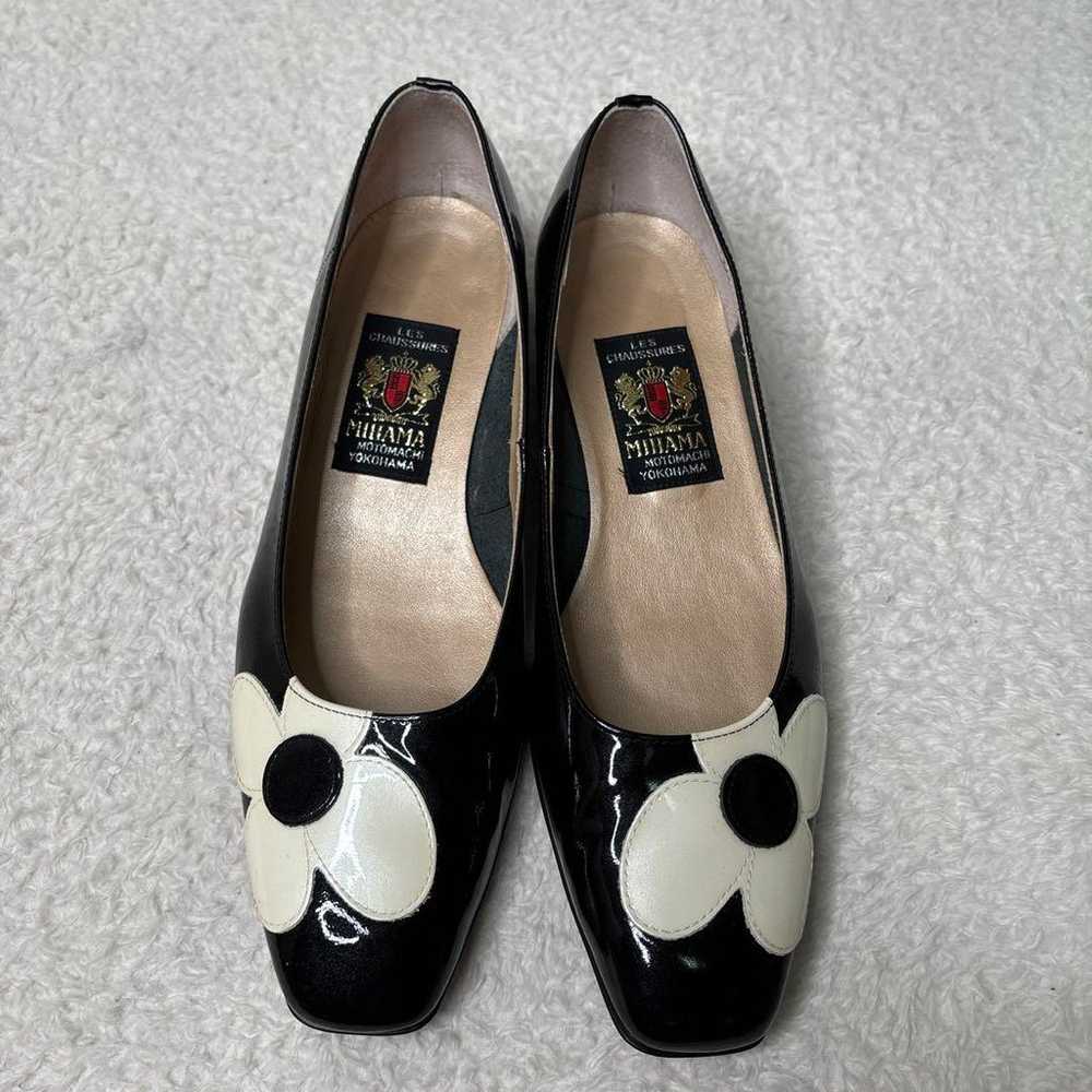 Rare MIHAMA Pumps with Box Black White 25cm - image 2