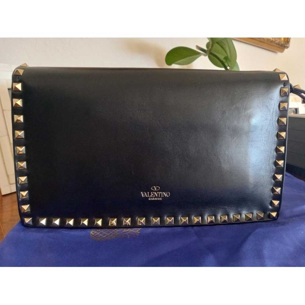 Valentino Garavani Rockstud leather clutch bag - image 10