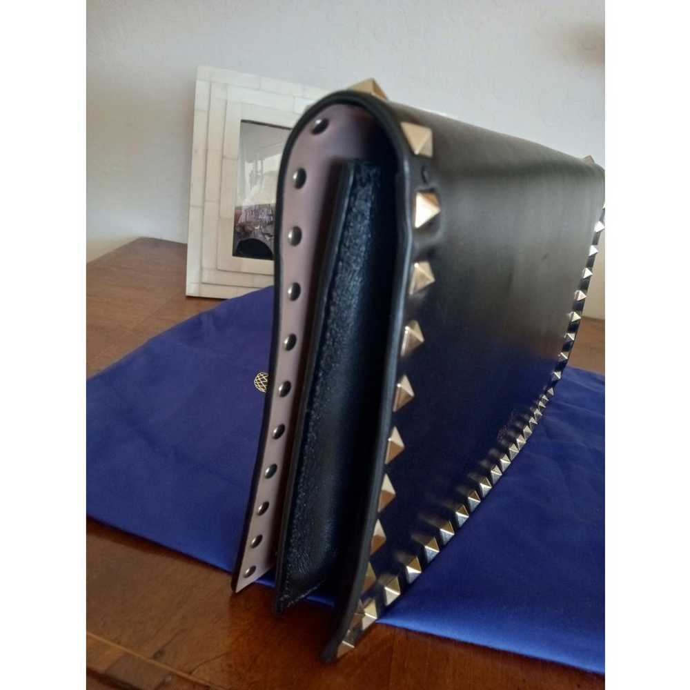 Valentino Garavani Rockstud leather clutch bag - image 7