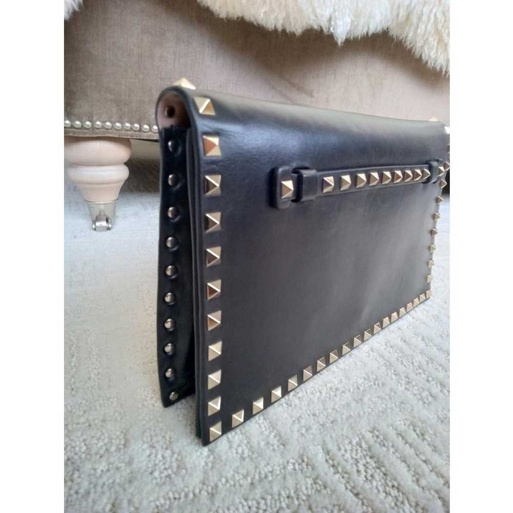 Valentino Garavani Rockstud leather clutch bag - image 8