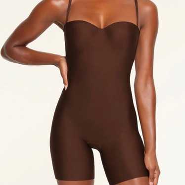 SKIMS UNDERWIRE MID THIGH BODYSUIT NWOT - image 1