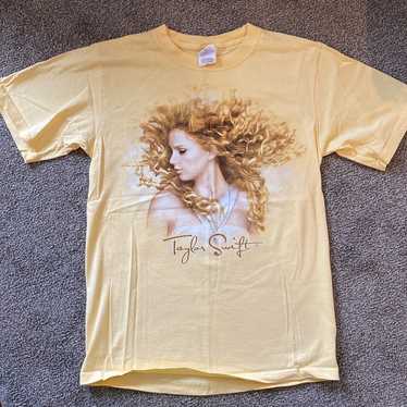 Taylor Swift 2009 2024 Fearless Gildan shirt