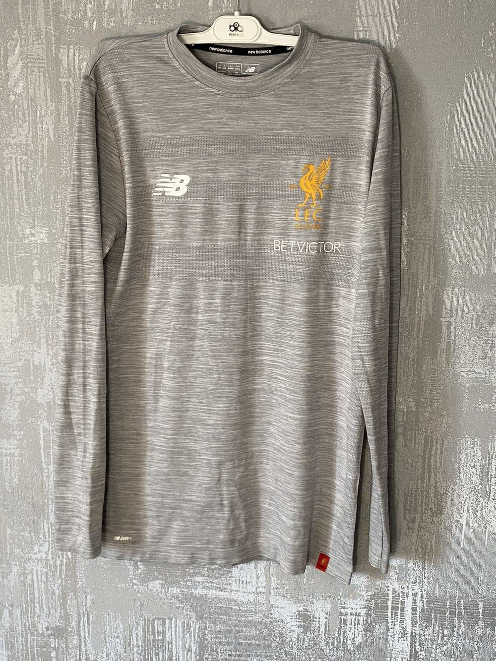 Liverpool × New Balance × Soccer Jersey Vintage N… - image 1