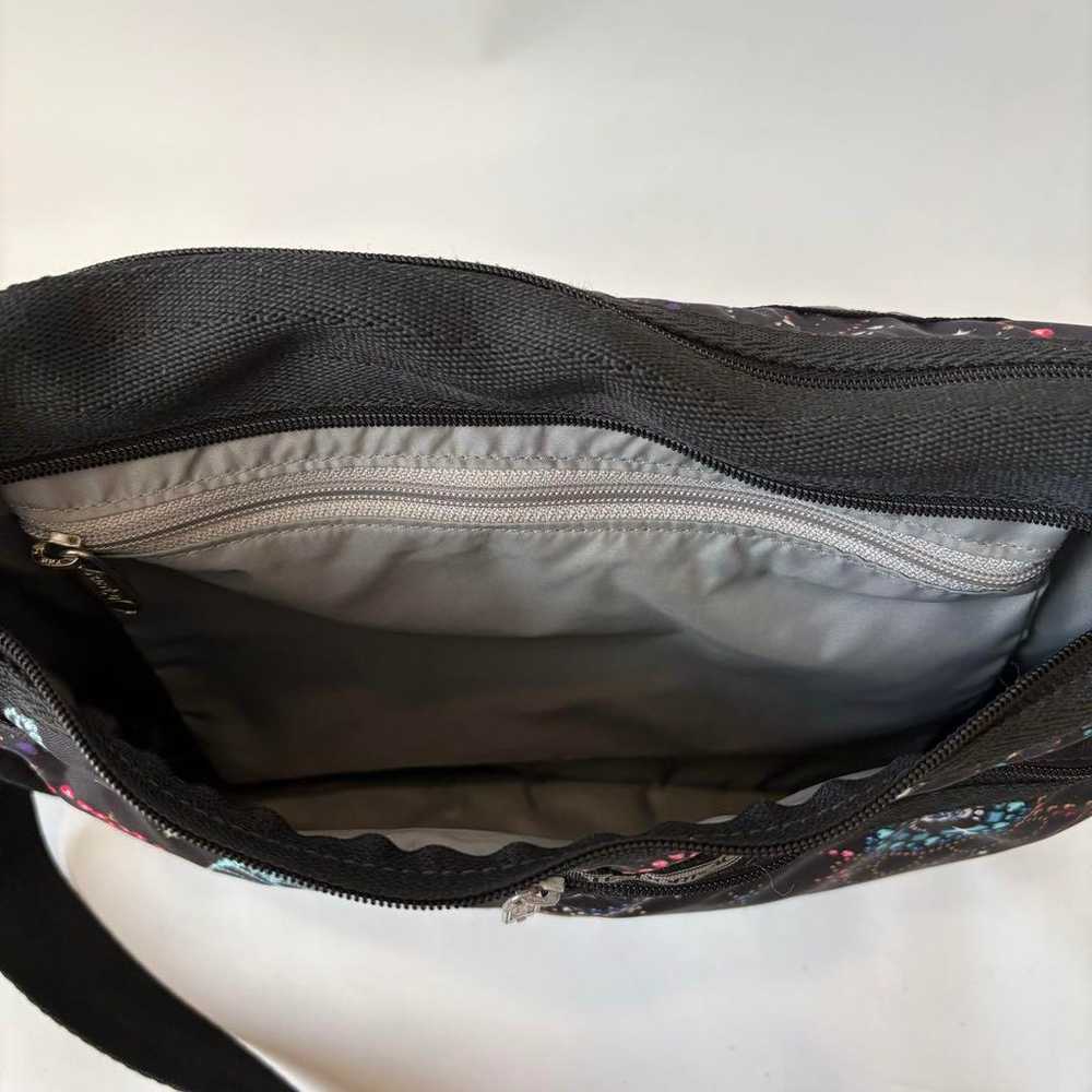 Ultra beautiful LeSportsac shoulder bag with Tiar… - image 12