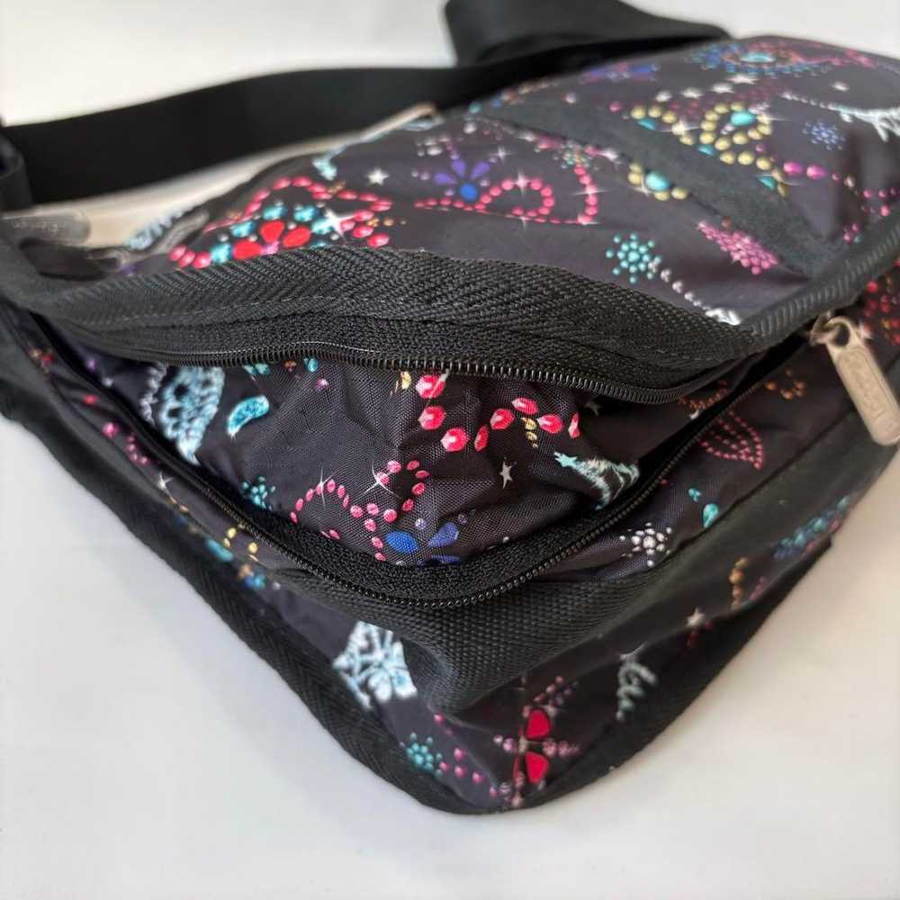 Ultra beautiful LeSportsac shoulder bag with Tiar… - image 8