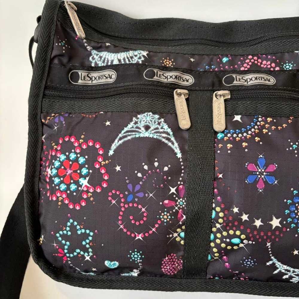 Ultra beautiful LeSportsac shoulder bag with Tiar… - image 9