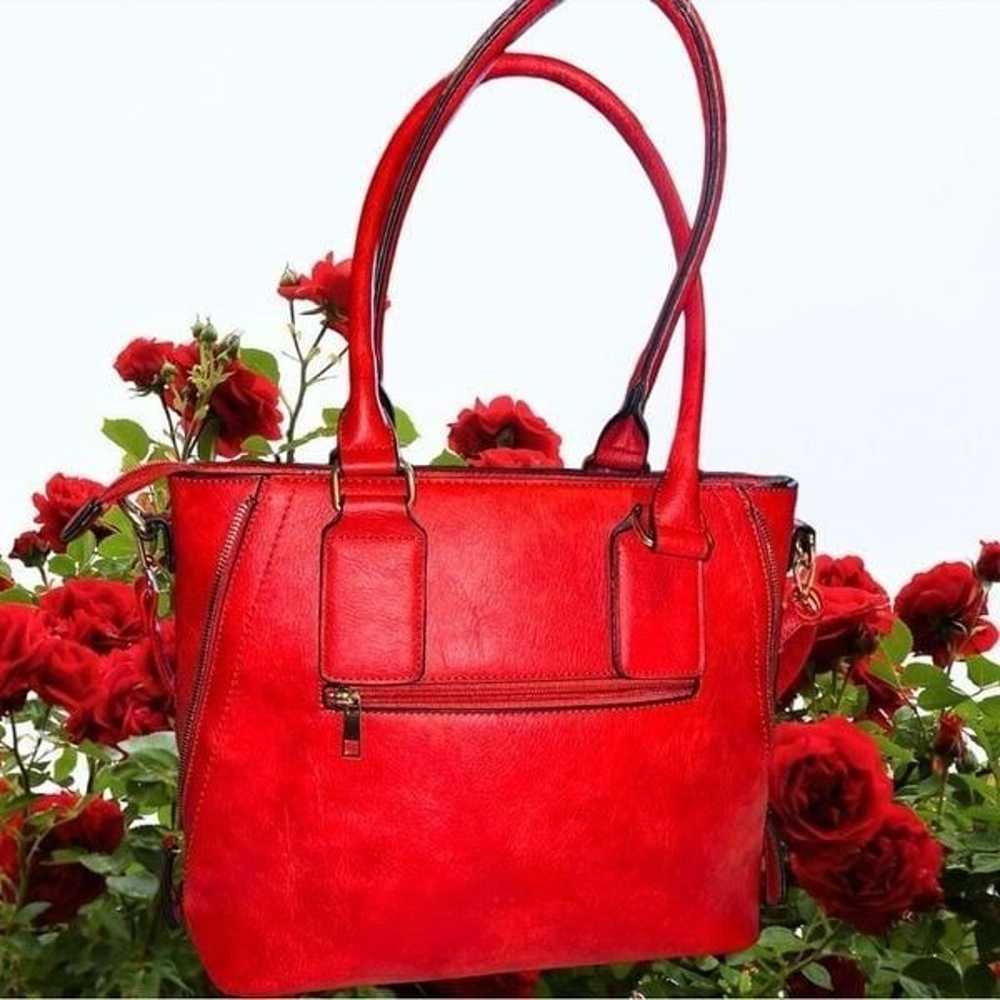 Unbranded beautiful red bag with gold hardware. - image 3