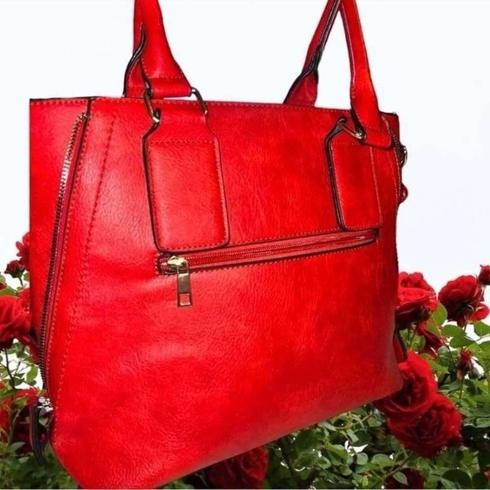 Unbranded beautiful red bag with gold hardware. - image 4