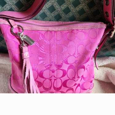 COACH BARBIE PINK SIGNATURE HANDBAG