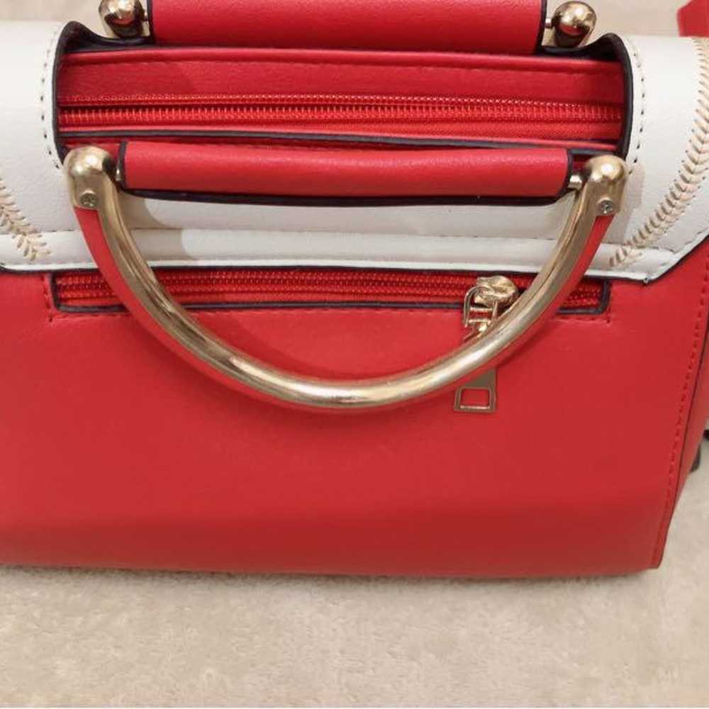 Red and white leather shoulder bag - image 4