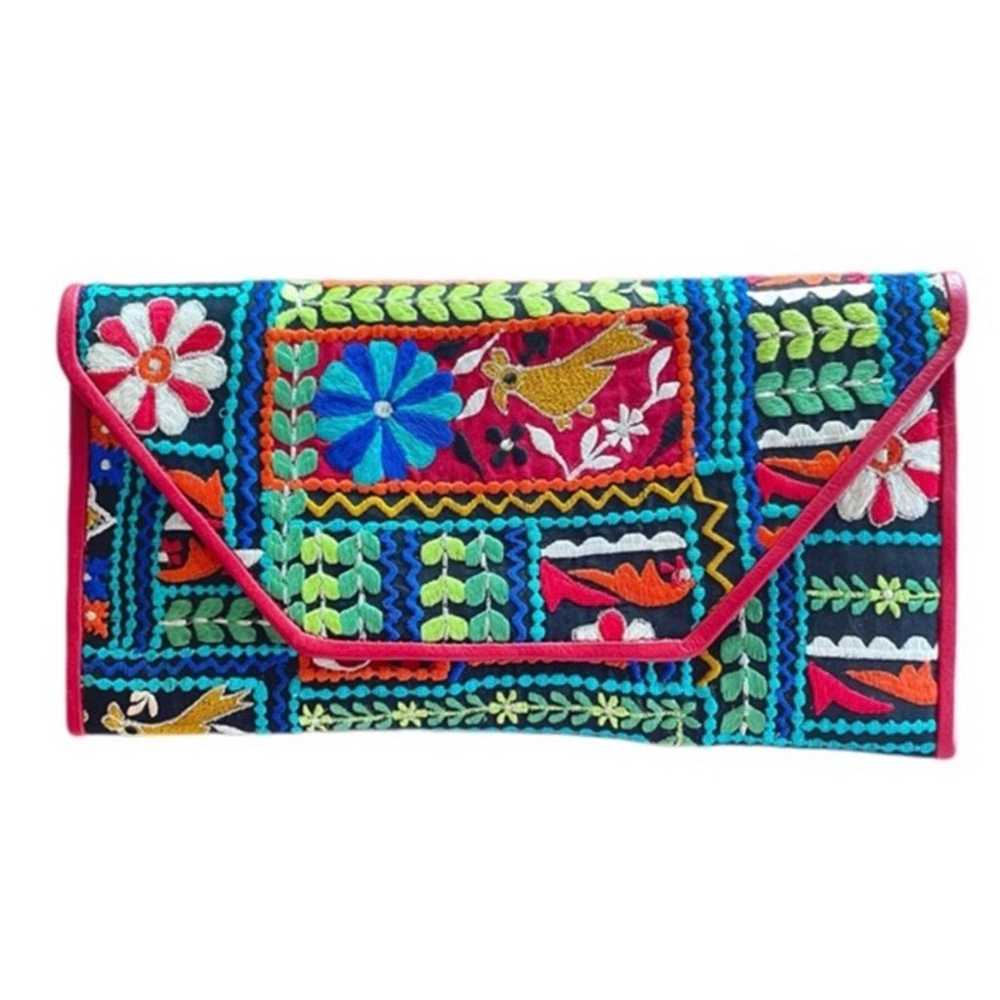 BOHO Embroidered Kitschy Vintage Clutch - image 12