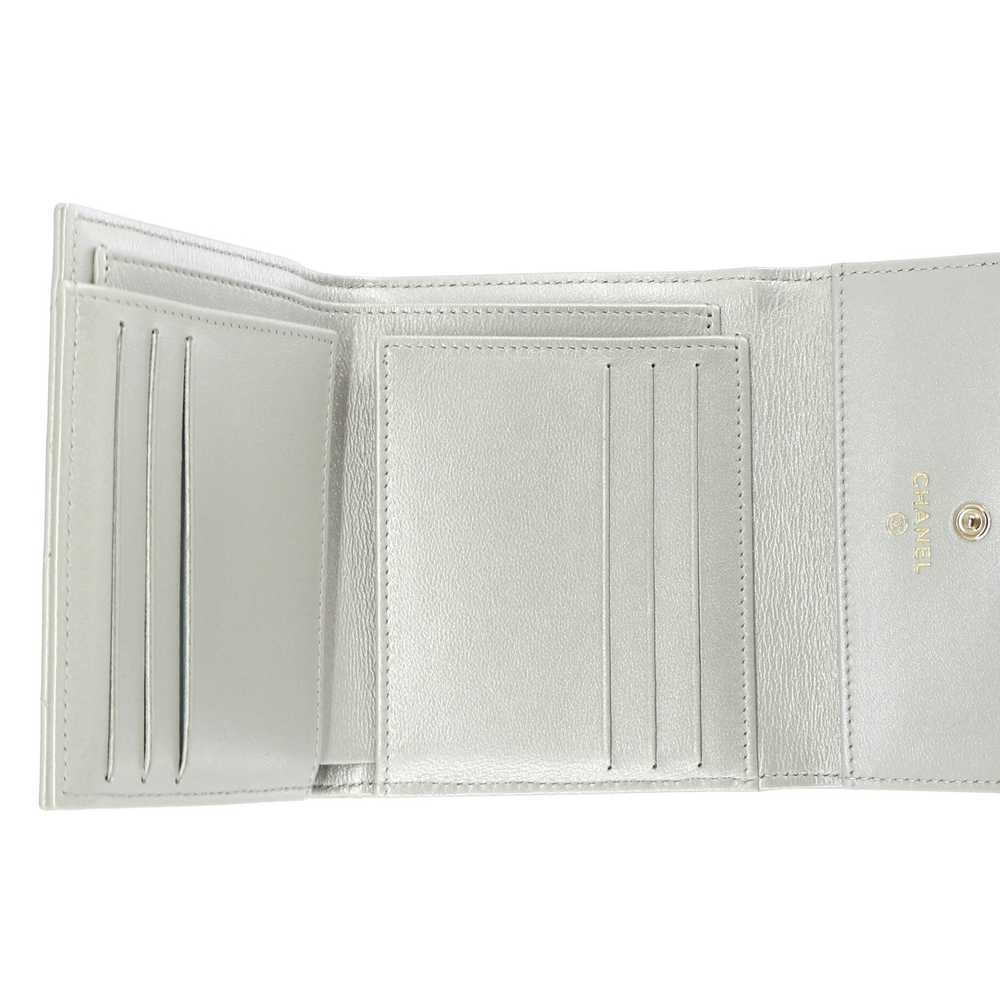 CHANEL CC Pearl Trifold Wallet Quilted Iridescent… - image 5