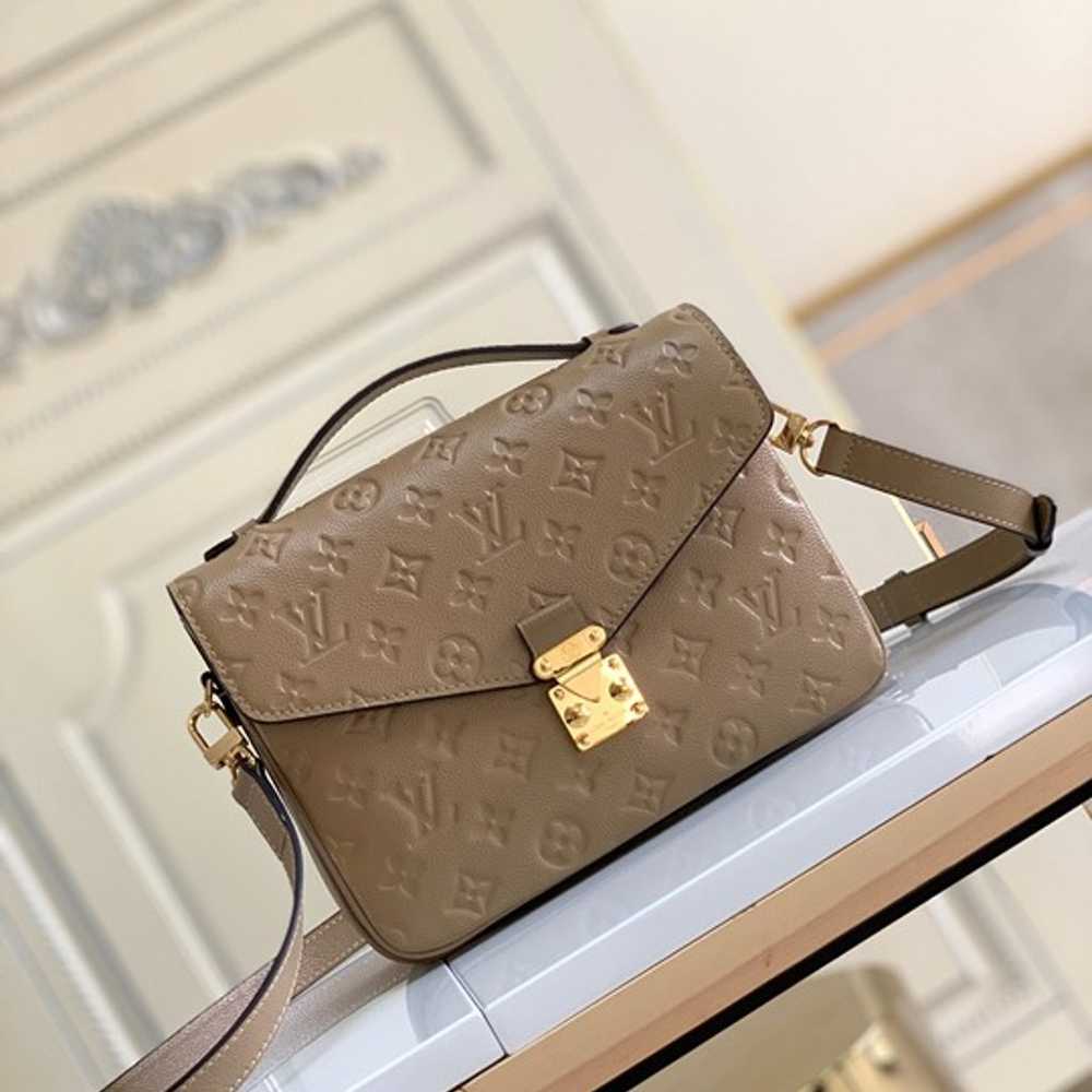 Louis Vuitton Shoulder Bag - image 1