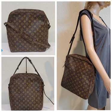 #468 Louis Vuitton Monogram Danube GM