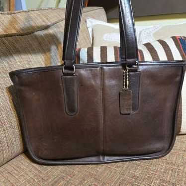 Vintage Coach NYC Tote bag in mocha?