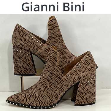 Gianni Bini Women’s Daveigh Cheetah Print Suede Bo