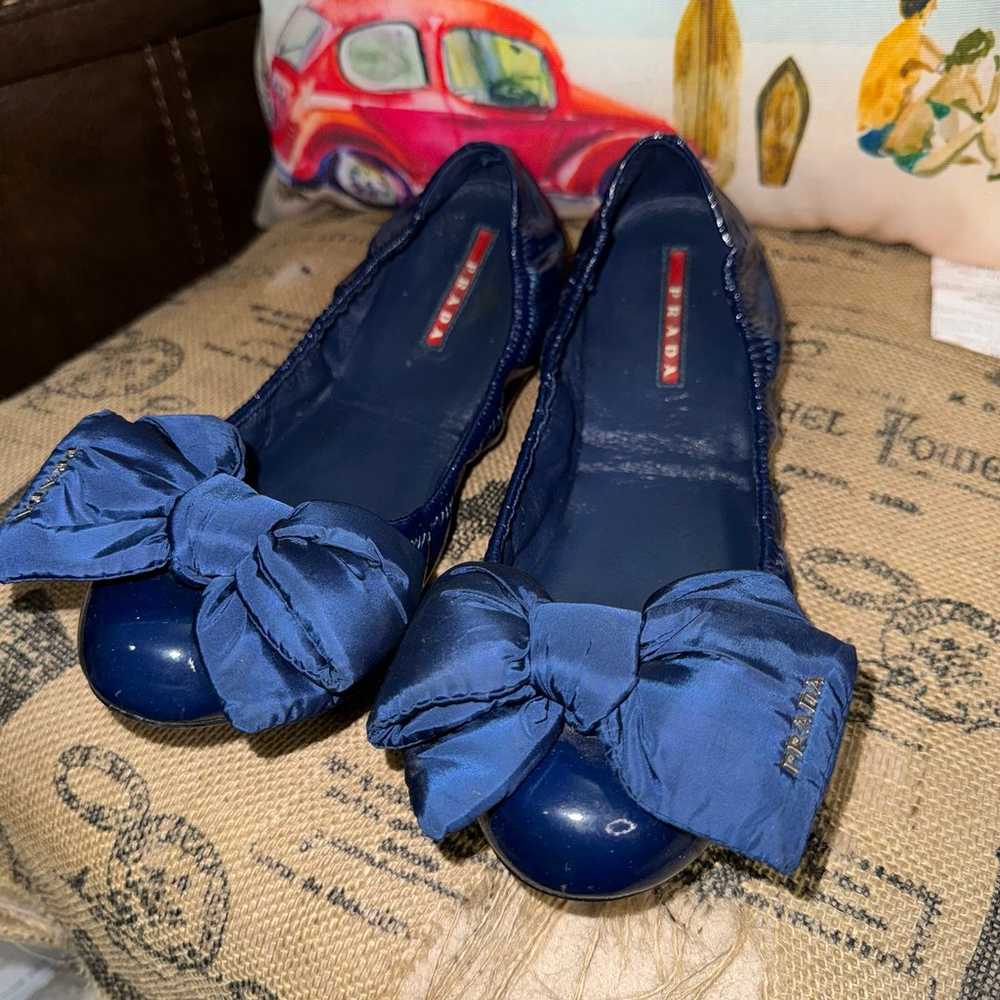 Prada Navy Blue Patent Leather Bow Ballet Flat Si… - image 4