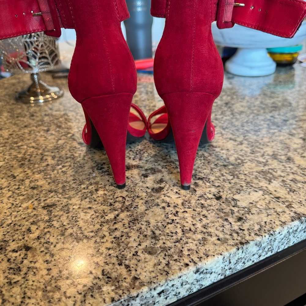 Boutique Red Heels- size 8 - image 4