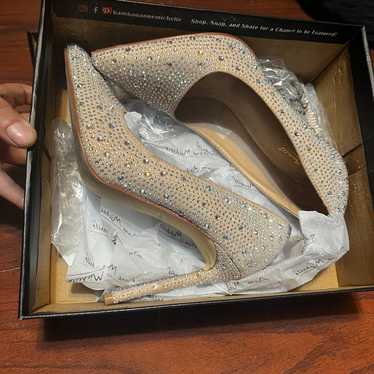 Anne Michelle Heels - image 1