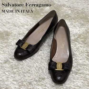 Salvatore Ferragamo Pumps Crocodile Embossed Vara… - image 1