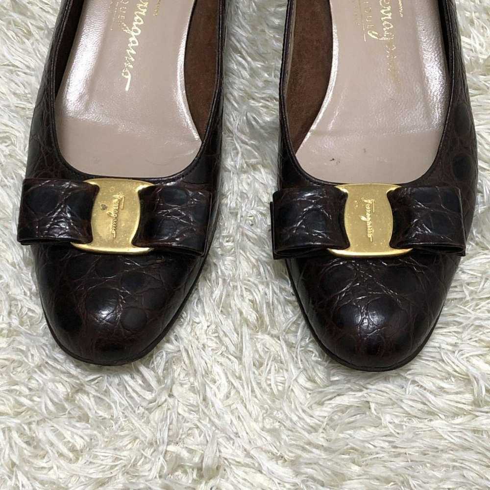 Salvatore Ferragamo Pumps Crocodile Embossed Vara… - image 6