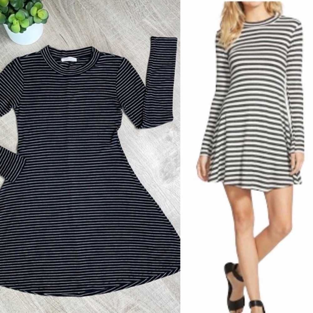 LUSH Women's Long Sleeve Ribbed Striped Swing Dre… - image 1