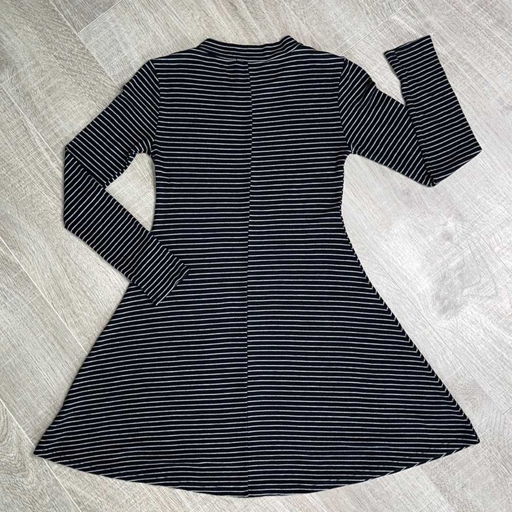 LUSH Women's Long Sleeve Ribbed Striped Swing Dre… - image 7