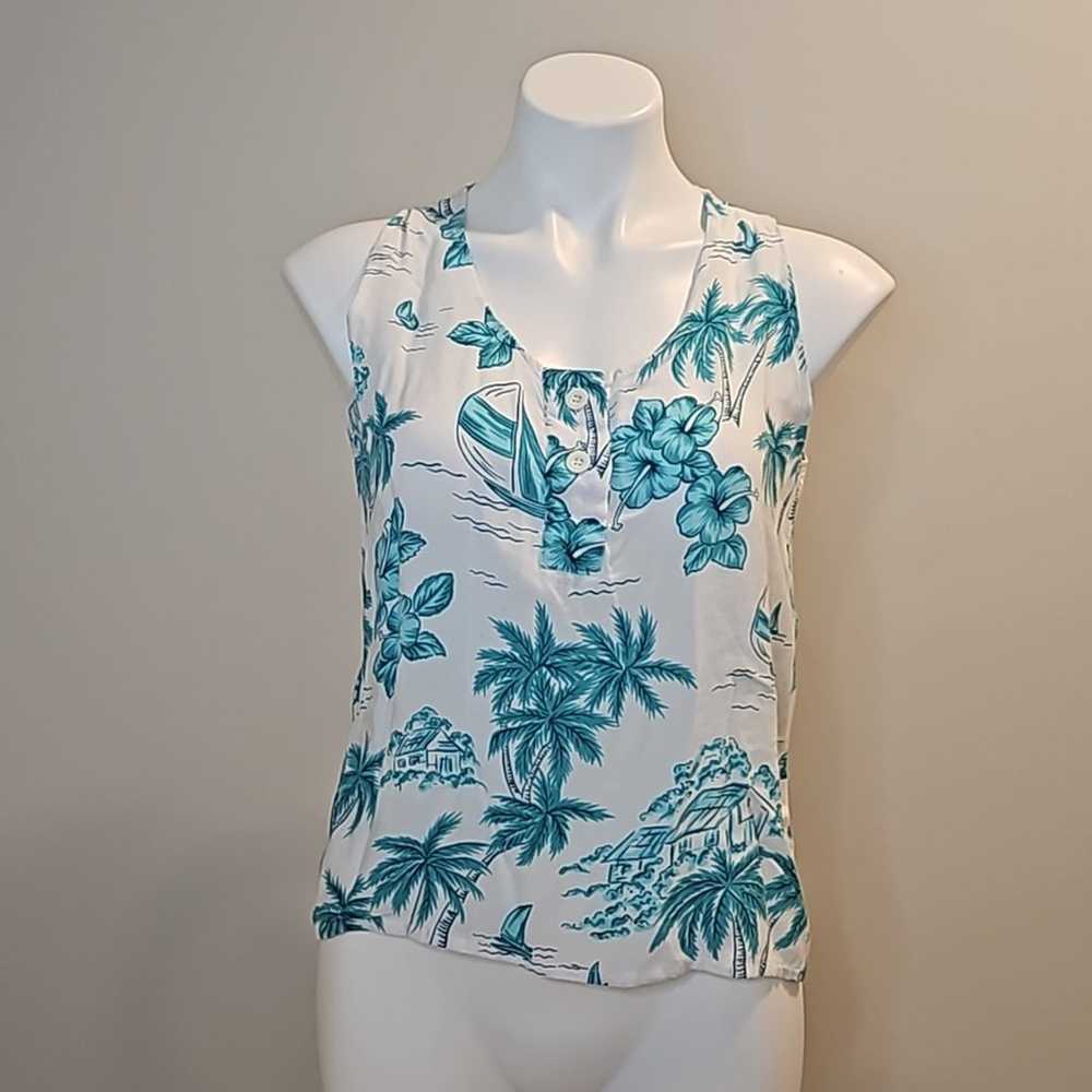 Vintage 80s White and Blue Hawaiian Floral henley… - image 1