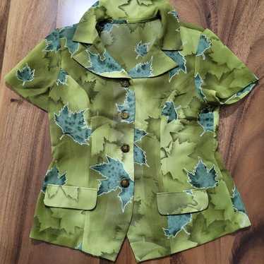 EUC VTG green leaf print button down blouse