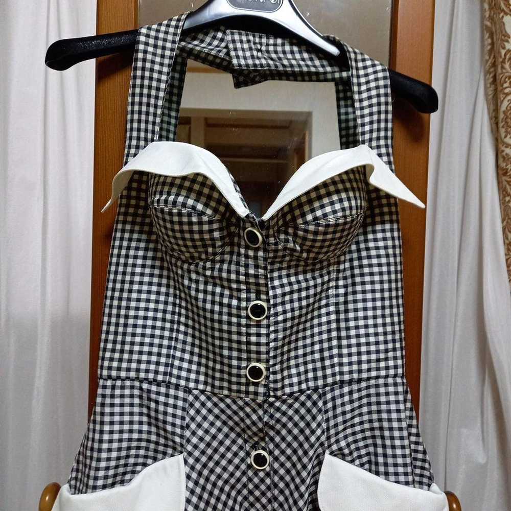 Black and white check sleeveless dress - image 3