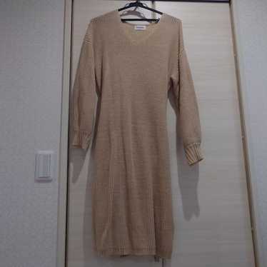 Beige knit long dress with long sleeves