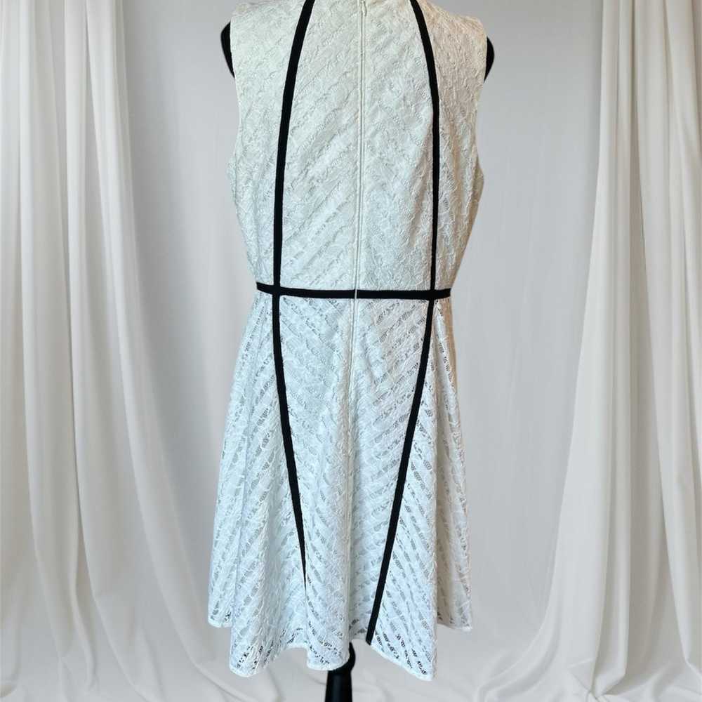 Antonio Melani White Lace Black Piping Sleeveless… - image 3