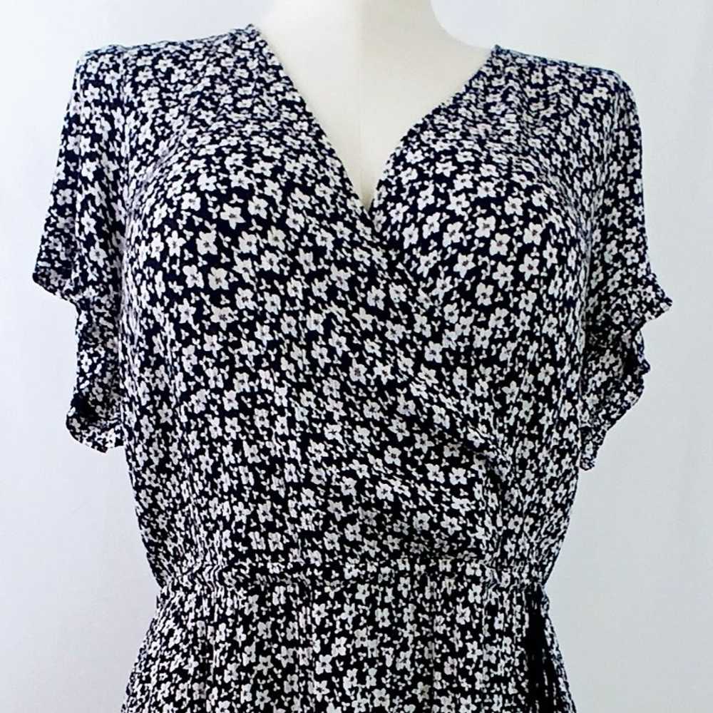 Loft Beach SZ 16 Black White Ditsy Floral Front W… - image 2